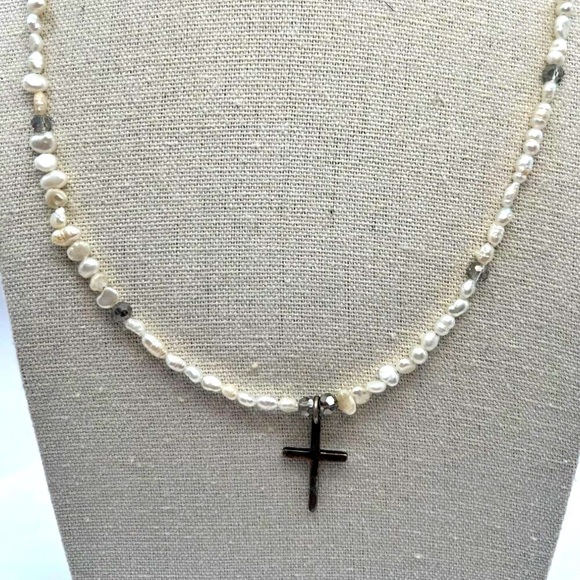 Vintage Sterling Silver Cross Necklace With Rice Pearls.  A13 - Picture 1 of 12
